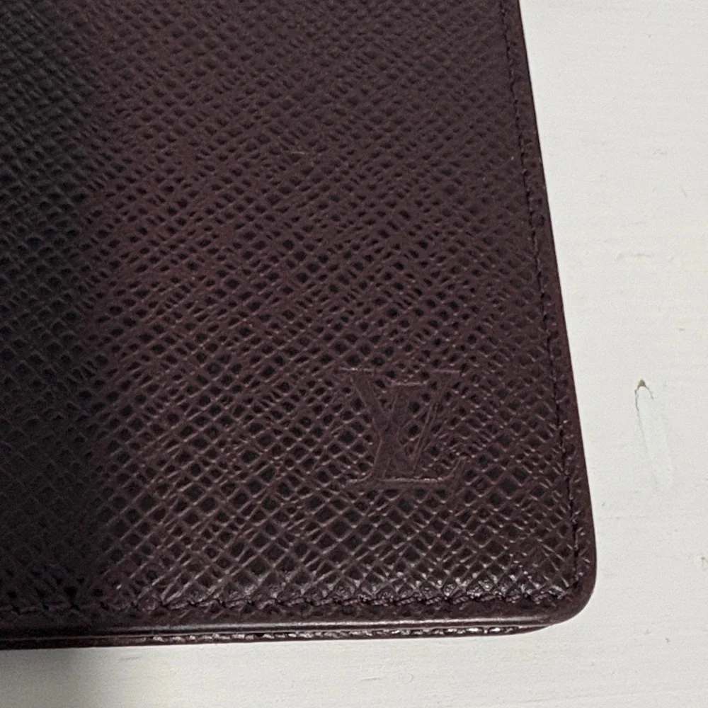Louis Vuitton Dark Brown Textured Cover - Picture 2 of 6